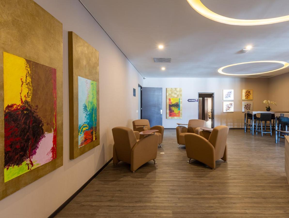Hotel Glow Point - Mulza Λεόν Εξωτερικό φωτογραφία