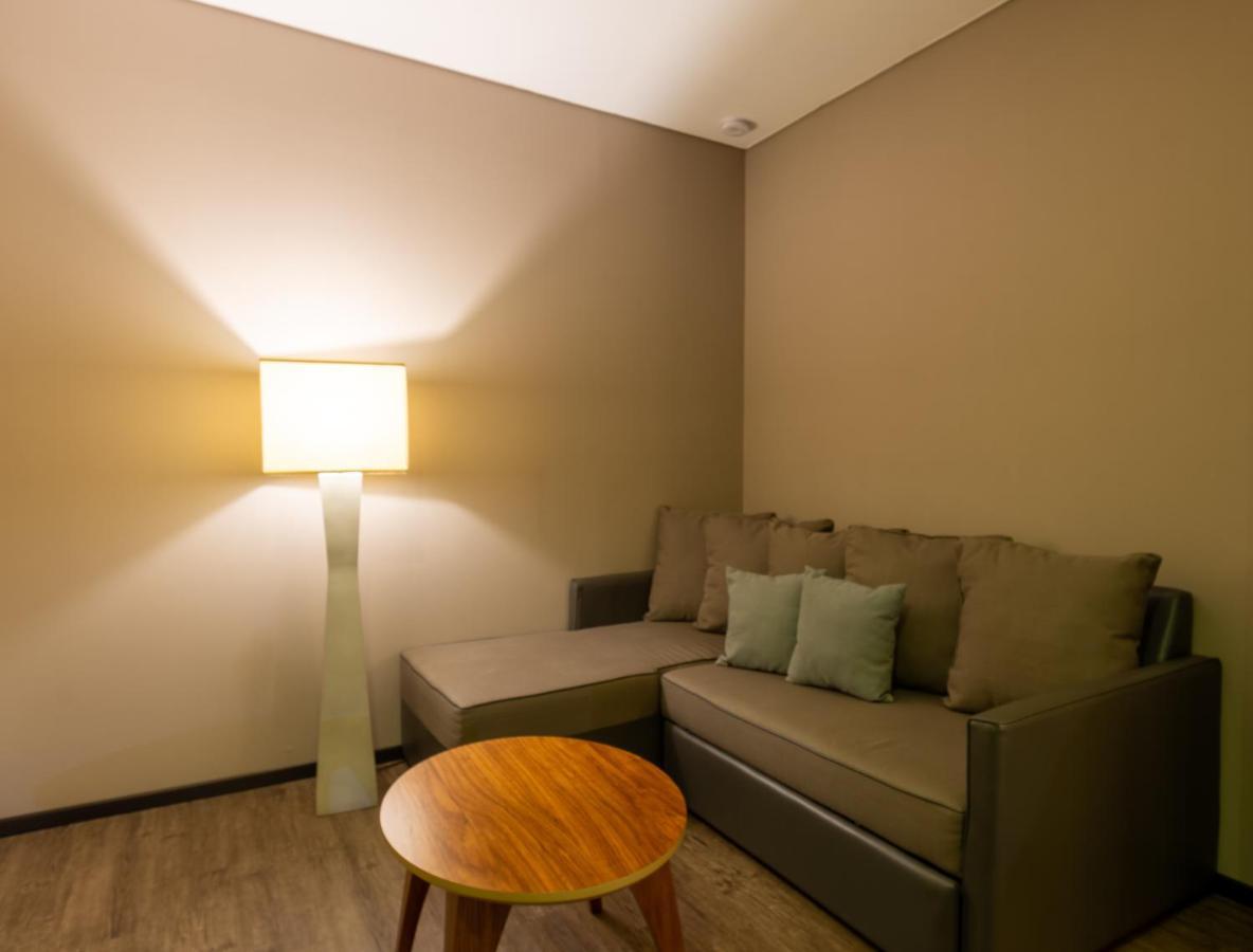 Hotel Glow Point - Mulza Λεόν Εξωτερικό φωτογραφία