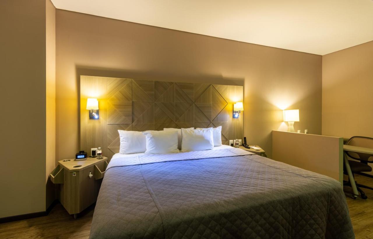 Hotel Glow Point - Mulza Λεόν Εξωτερικό φωτογραφία